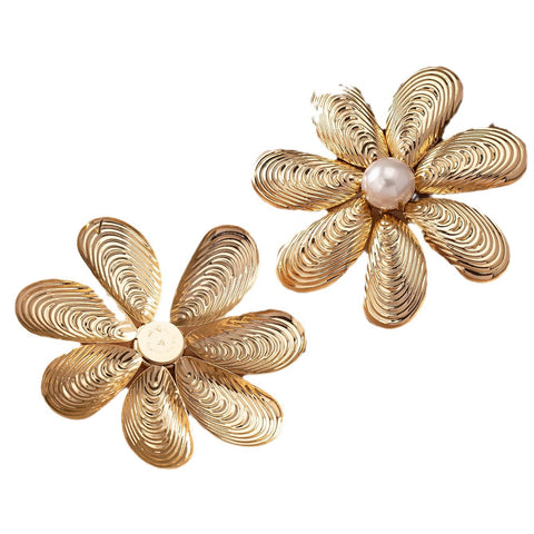 Golden Seven-petal Large Flower Stud Earrings Retro